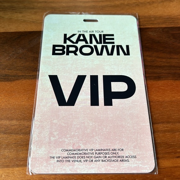 Kane Brown VIP merch - In The Air Tour - Picture 11 of 11